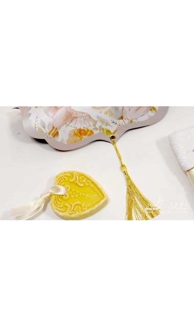 Trusou special creat pentru baieti gingas si elegant alb gold cu lebede Swan Boy 19